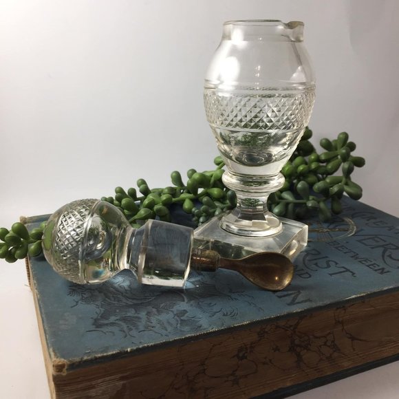 ANTIQUE Victorian Cut Glass Crystal Cayenne Spice Bottle with Gold Spoon Spice J - Picture 2 of 12